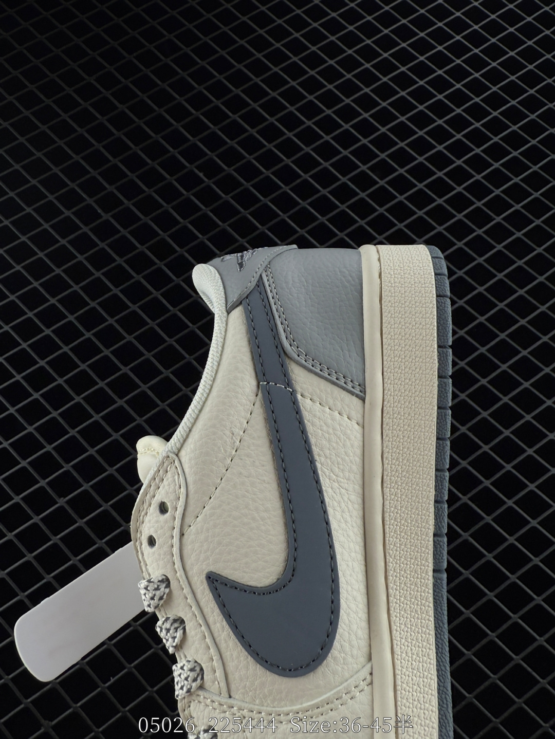 Travis Scott x Air Jordan 1 ” Reverse Mocha “